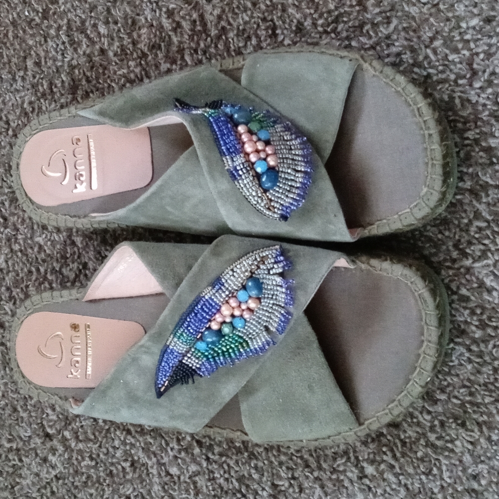 NWOT Kanna Sandals